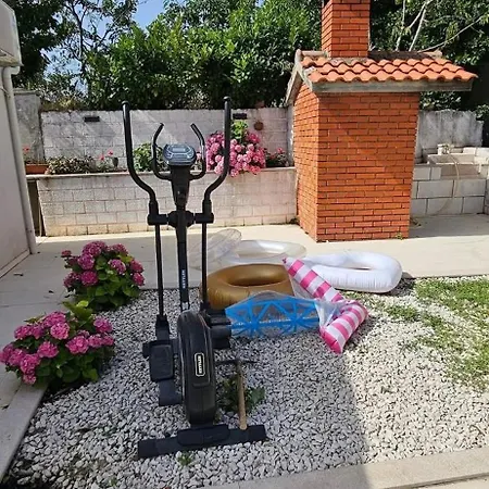Apartment Bright And Beautiful House In Split