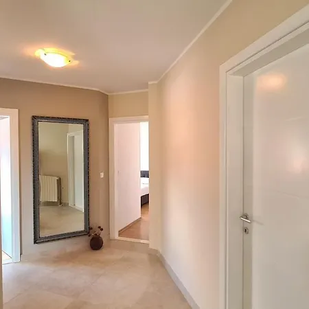 Bright And Beautiful House In Спліт