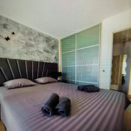 Apartment Bright And Beautiful House In Split