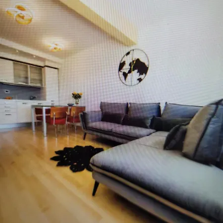 Apartment Bright And Beautiful House In *